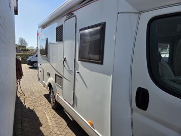 Bürstner BUT660 Luifel | Keuken | Omvormer | Toilet En Douche | Ruim Bed